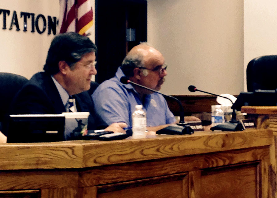 City Commission takes no action on hiring city manager