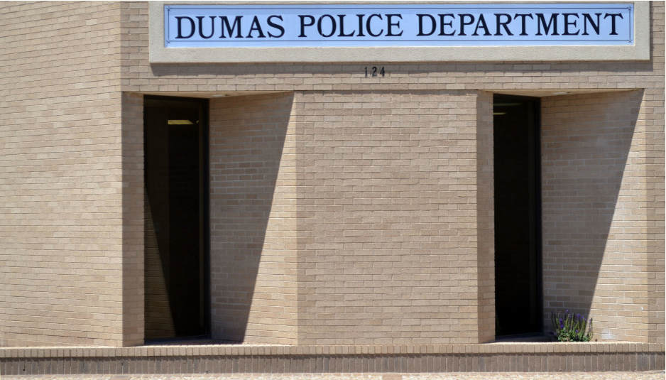Dumas police respond to ice-related accidents