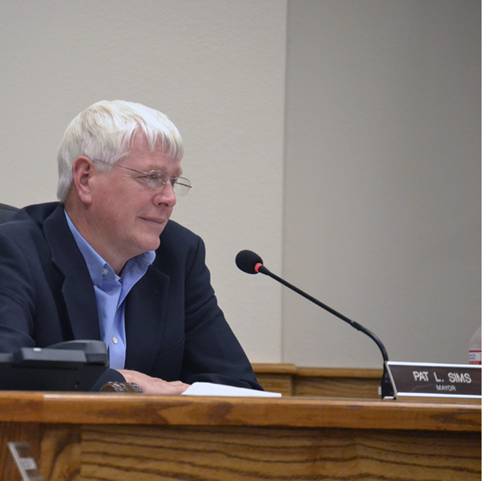 Dumas Commissioner Bodnar challenges Sims for mayor’s seat