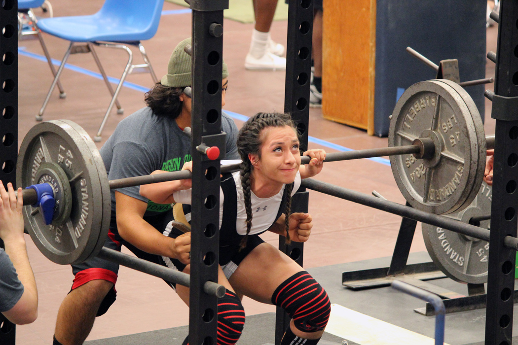 Hernandez breaks powerlifting record, five girls headed to state