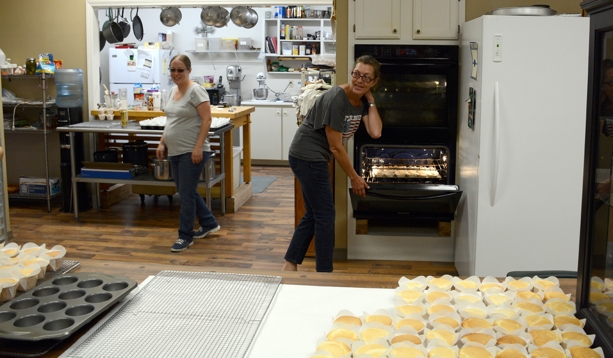 Dumas business donates 1,100 cupcakes for Amarillo luncheon