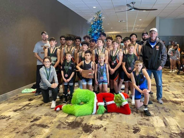 Dumas Wrestlers Place 4th at Outlaw Holiday Duals
