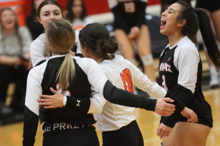 Dumas Demonettes Book a Ticket to the Regional Semifinals